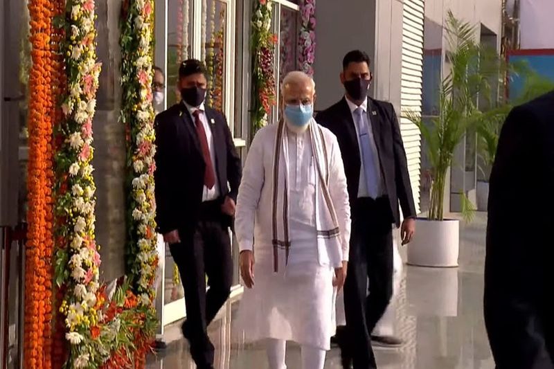 madhya pradesh, PM Narendra Modi in Bhopal, inaugrates rani kamlapati railway station stb