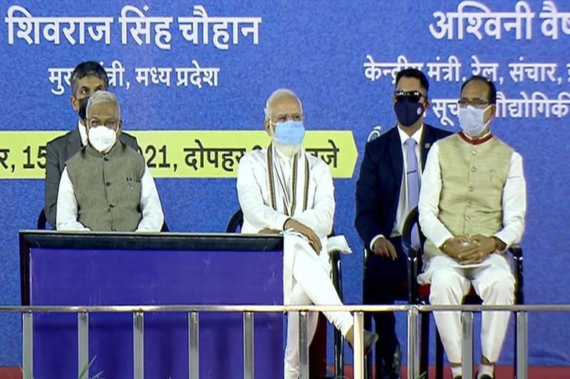 madhya pradesh, PM Narendra Modi in Bhopal, inaugrates rani kamlapati railway station stb