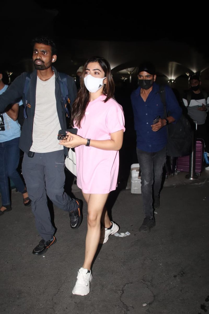 actress rashmika mandanna short dress over load hot photo gallery