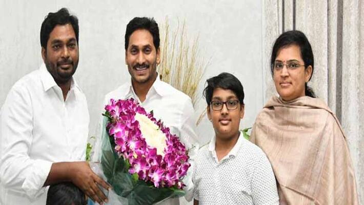 MLC Candidate Arun Kumar meeting with AP CM YS Jagan MLC Candidate Arun Kumar meeting with AP CM YS Jagan