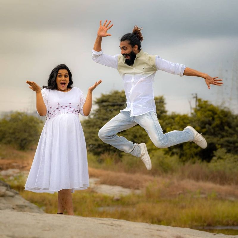 actor uttej daughter chetana meternity photo shoot goes viral