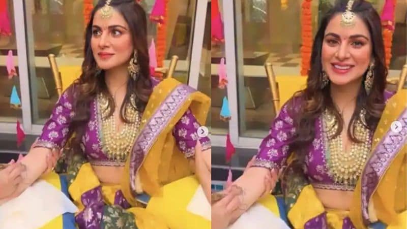 kundali bhagya actress shraddha arya mehandi ceremony and she flaunts engagement ring kpg