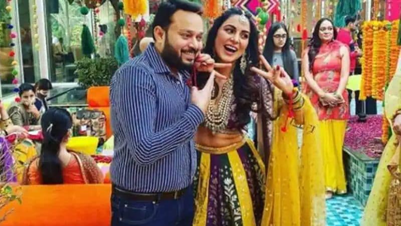 kundali bhagya actress shraddha arya mehandi ceremony and she flaunts engagement ring kpg