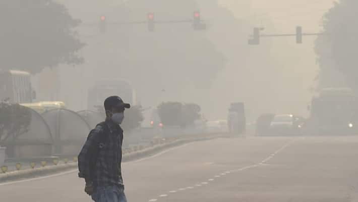Delhi air pollution Centre expresses unwillingness to ask employees to WFH supreme court gcw Delhi air pollution Centre expresses unwillingness to ask employees to WFH supreme court gcw