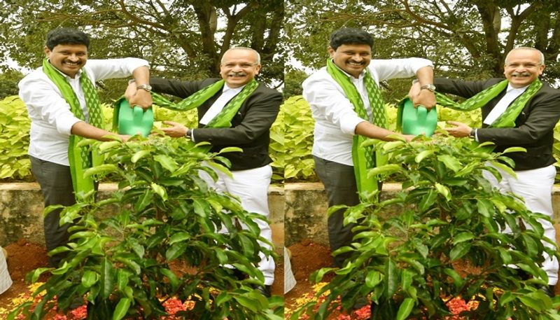 TS High Court Chief Justice Satish Chandra Sharma participated in Green India Challenge and planted seedlings