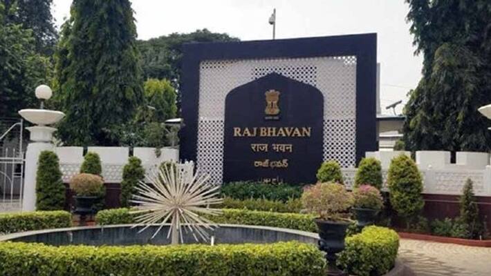 Telangana BJP Leaders Meet Governor Tamilisai Soundararajan Complained about Attack on bandi sanjay convoy Telangana BJP Leaders Meet Governor Tamilisai Soundararajan Complained about Attack on bandi sanjay convoy