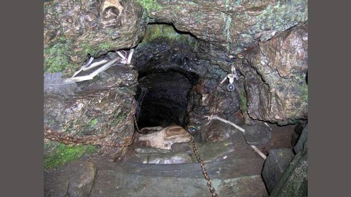 The Myths and Mysteries of Patal Bhuvaneshwar Temple At Uttarakhand pod The Myths and Mysteries of Patal Bhuvaneshwar Temple At Uttarakhand pod