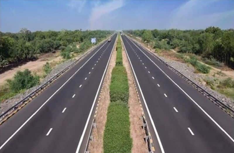 Union Minister Nitin Gadkari has accused the Tamil Nadu government of not cooperating with the highway works