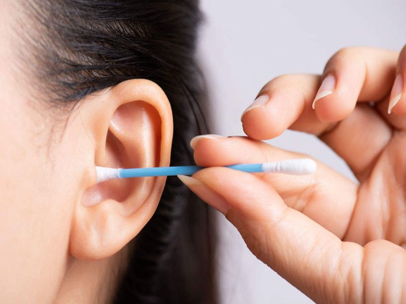 Best 10 home remedies to get rid from painful ear ache full details are here
