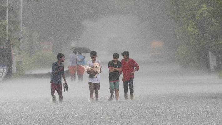 IMD Issues Cyclone alerts To 4 States including Karnataka snr IMD Issues Cyclone alerts To 4 States including Karnataka snr