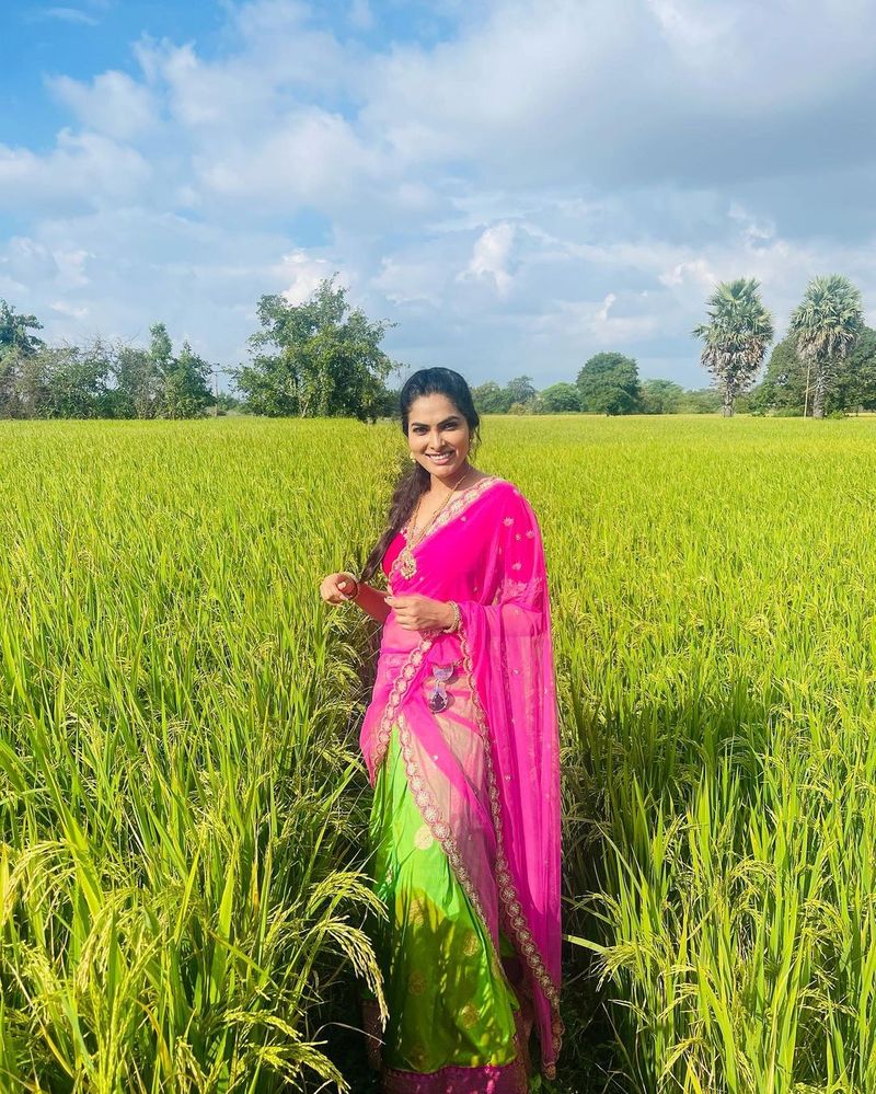 bigg boss divi jaw dropping poses rises heat in half saree