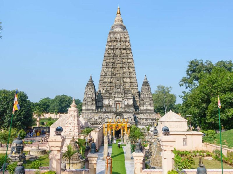Travellers must visit this places in bihar tour full details are here