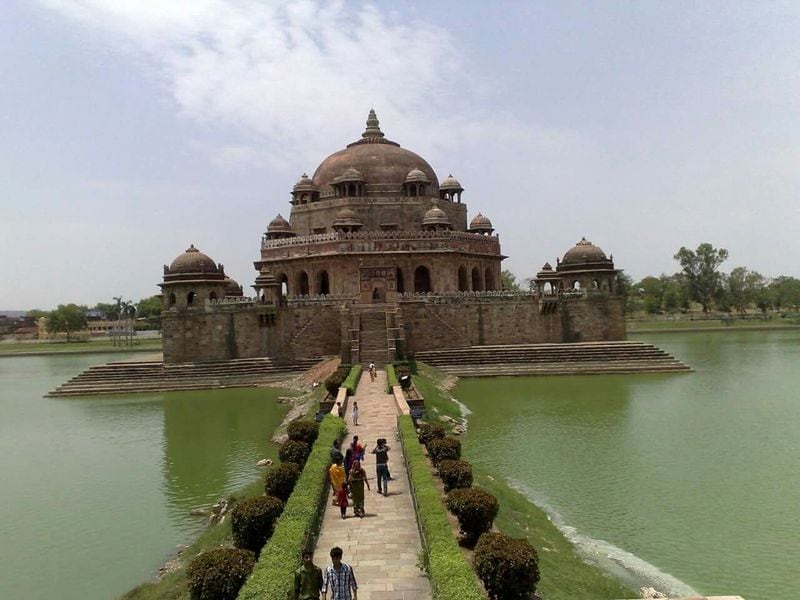 Travellers must visit this places in bihar tour full details are here