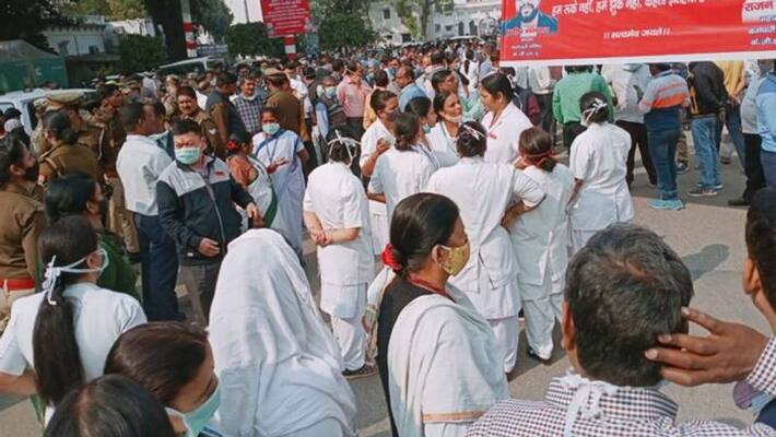 Uttar Pradesh kgmu employees on indefinite strike in Lucknow Uttar Pradesh kgmu employees on indefinite strike in Lucknow