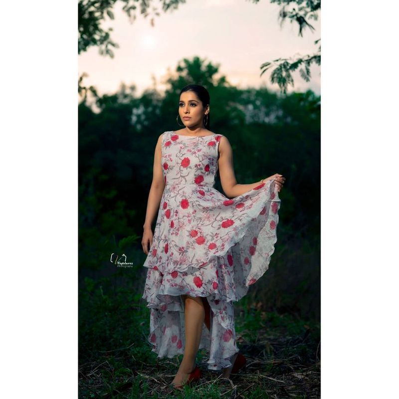 anchor rashmi never before hot pose its look like rebel style pics mind block