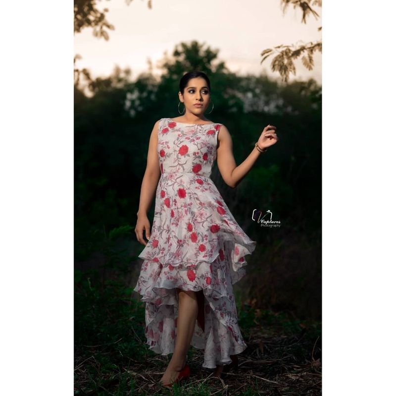 anchor rashmi never before hot pose its look like rebel style pics mind block