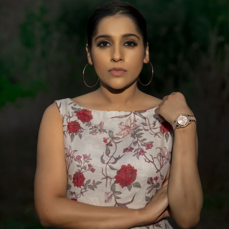 anchor rashmi never before hot pose its look like rebel style pics mind block