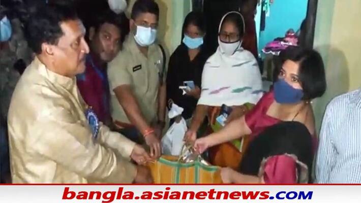 Duyare ration in west Midnapur district magistrate work praised Duyare ration in west Midnapur district magistrate work praised