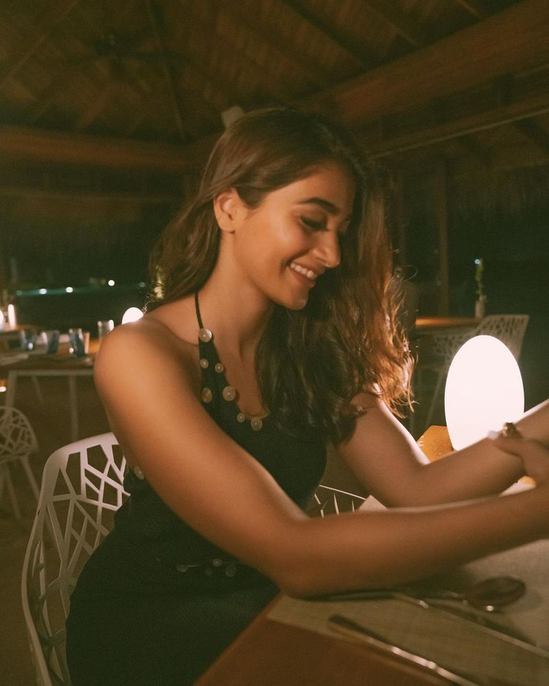 pooja hegde bikini photos blast in internet netizens hot comments