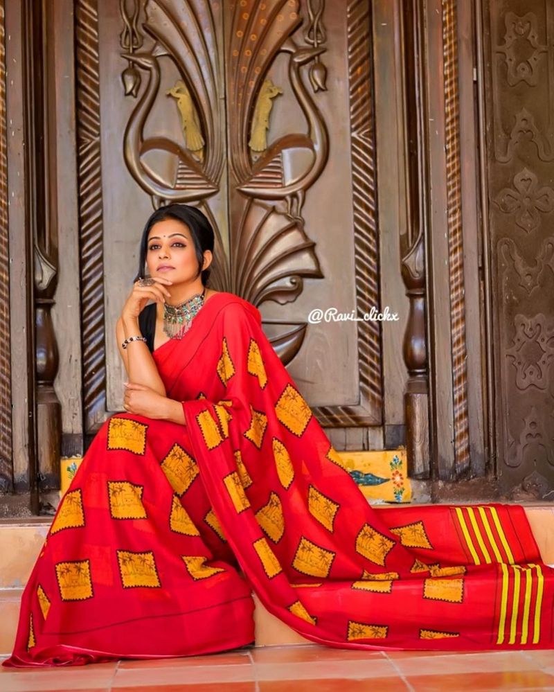 heroin priyamani looks fabulous in sleeveless jacket and designer saree