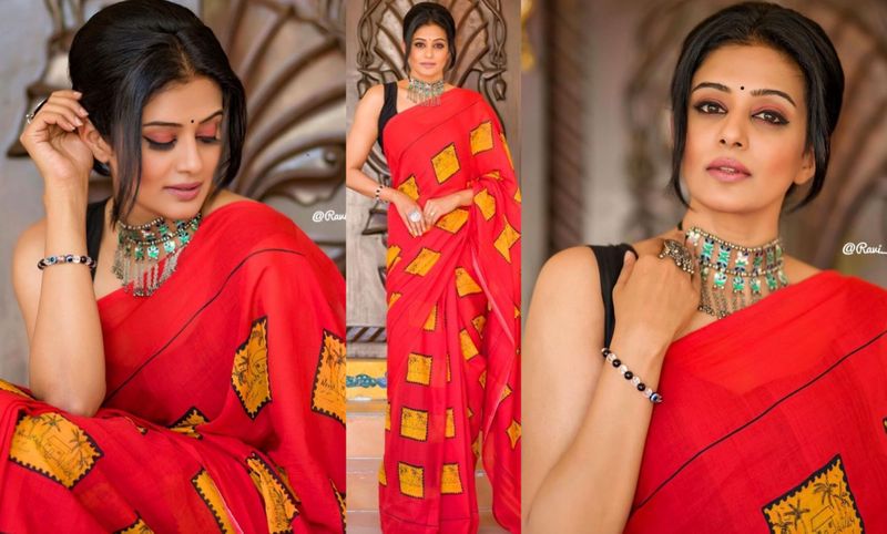 heroin priyamani looks fabulous in sleeveless jacket and designer saree