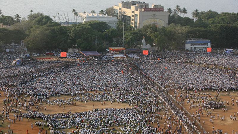 Bal Thackeray death anniversary funeral photos when crowd was visible on streets of Mumbai kpn