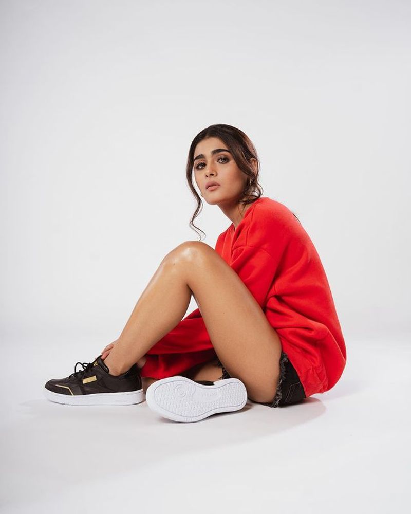 Shalini Pandey stunning photoshoot in red t shirt goes viral