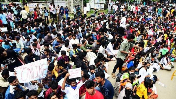 case filed on 710 students and 150 of them arrested in madurai case filed on 710 students and 150 of them arrested in madurai
