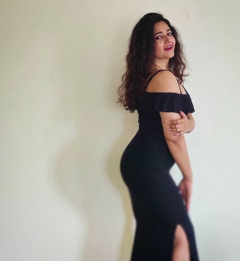 Poonam Bajwa latest hot look is sensational