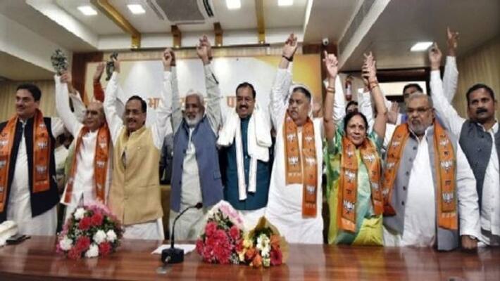 samajwadi party four leaders join BJP before vidhansabha election samajwadi party four leaders join BJP before vidhansabha election
