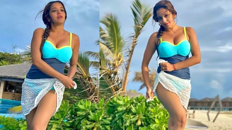 Bhojpuri Actress Monalisa Bikini Photo goes viral kpg