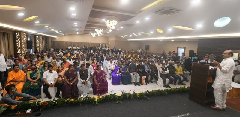 Dr gururaj karajagi selected for Ramanashree sarana lifetime achievement award mah