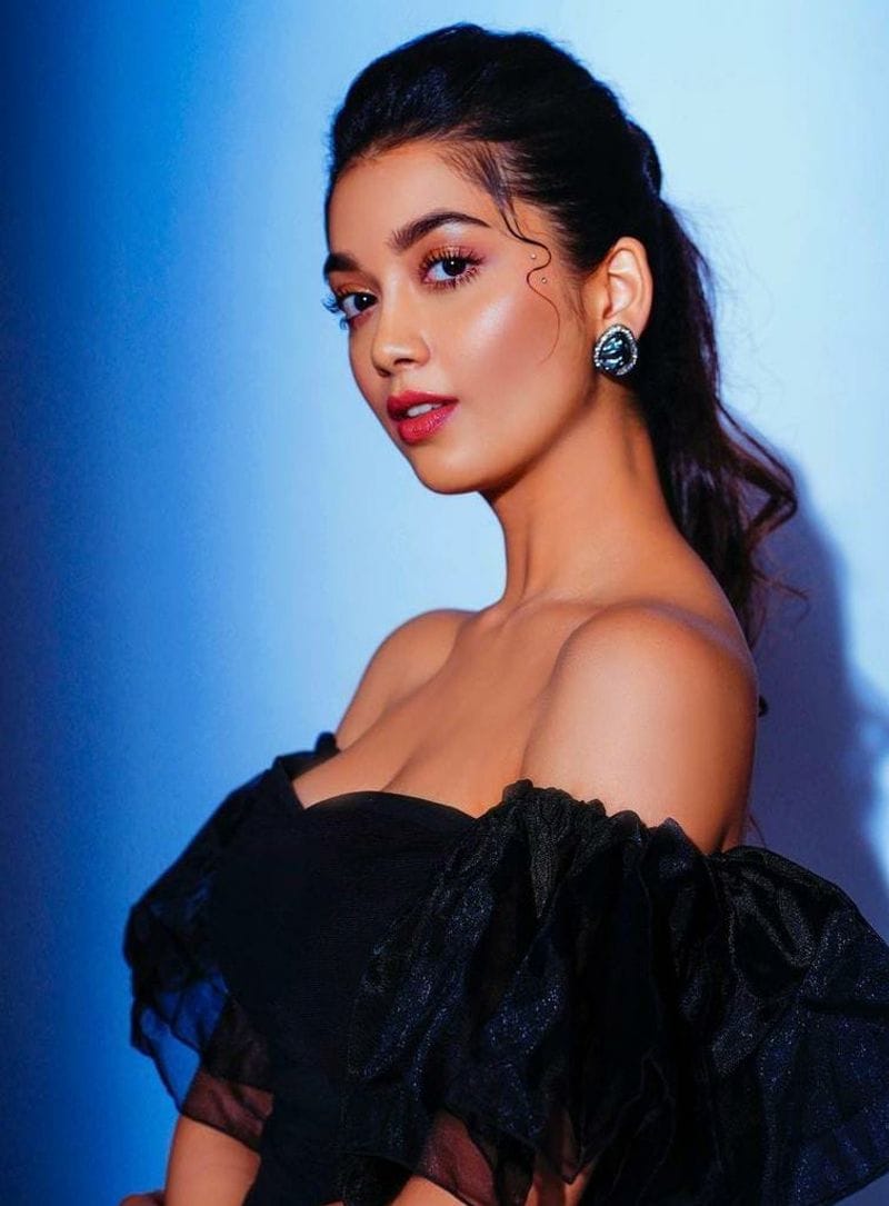 Jalebi actress Digangana Suryavanshi looks stunning in her latest shoot! drb