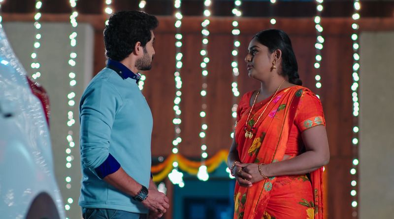 Karthik doubts Deepas unusual behaviour and confronts her in todays Karthika deepam serial episode