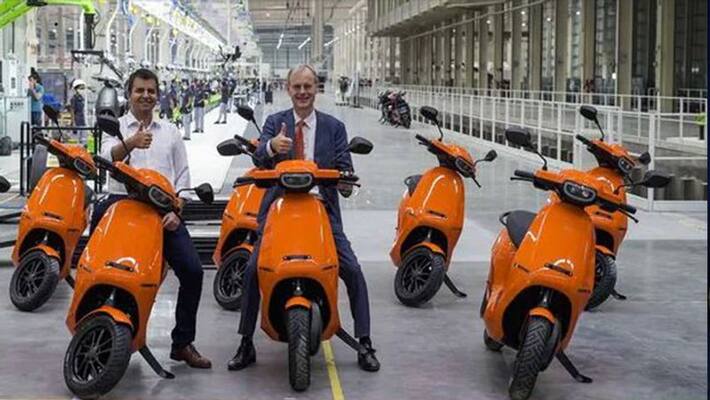 Officials of Netherlands Embassy use Ola Electric Scooter Bhavish Agarwal expressed happiness Ola S1 auto news rps Officials of Netherlands Embassy use Ola Electric Scooter Bhavish Agarwal expressed happiness Ola S1 auto news rps