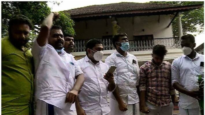 youth congress protest before Kannur university vice chancellor house youth congress protest before Kannur university vice chancellor house