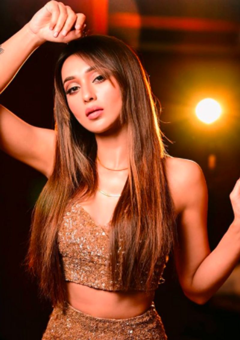 MP actress Mimi Chakraborty did a qna session on instagram BRD