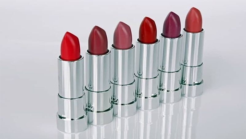 How to protect your lipstick though wearing masks
