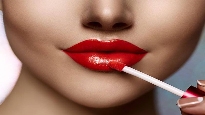 How to protect your lipstick though wearing masks