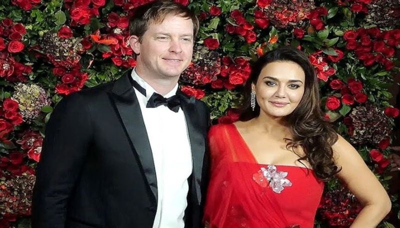 Bollywood Actor Sanjay Khan apologises for not recognizing Preity Zinta on flight mah