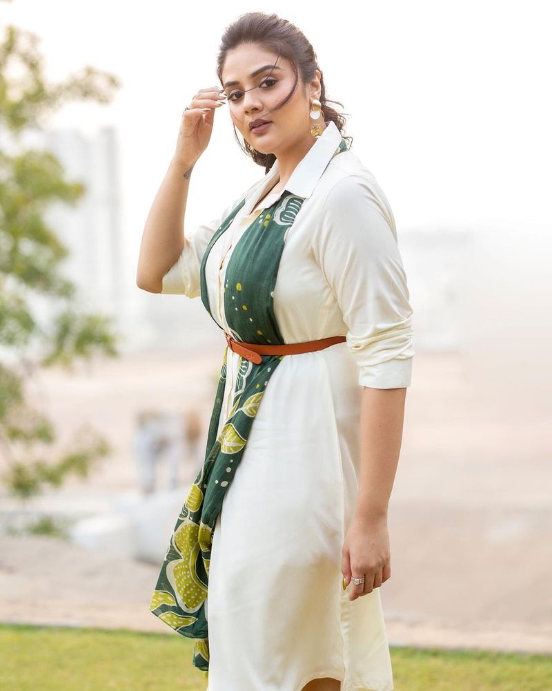 two different chef programmes hosting by sreemukhi and anasuya who will be the winner