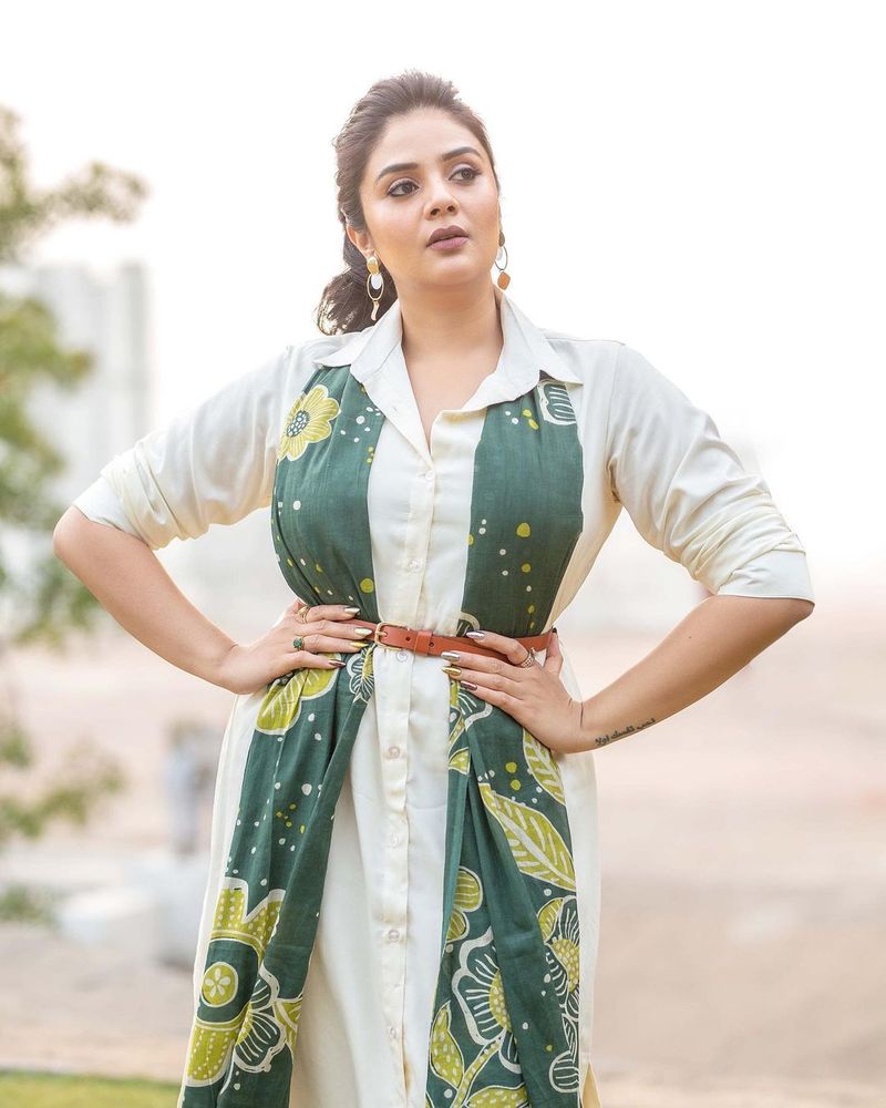 two different chef programmes hosting by sreemukhi and anasuya who will be the winner