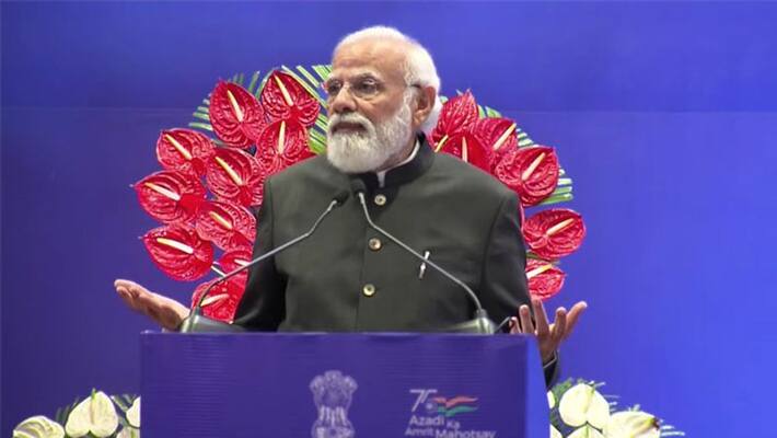 PM modi asked banks to provide customised solutions to customers and big push to make India self reliant ckm PM modi asked banks to provide customised solutions to customers and big push to make India self reliant ckm