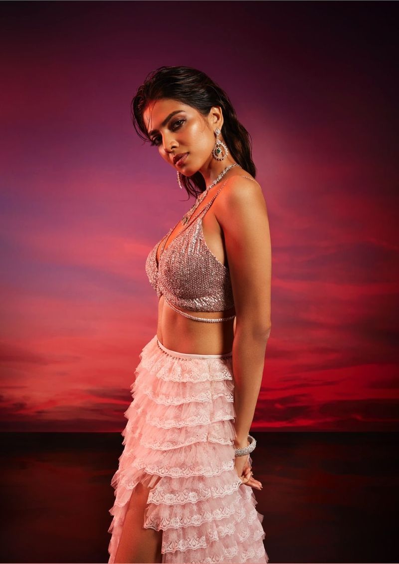 malavika Mohanan latest hot photoshoot is eye feast to youth