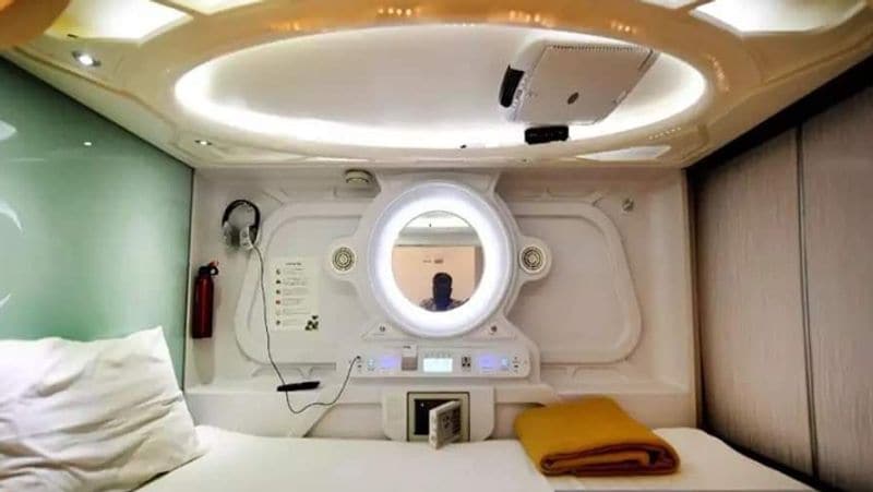 country first Pod Hotel was started by the Indian Railways at the Mumbai station kpn
