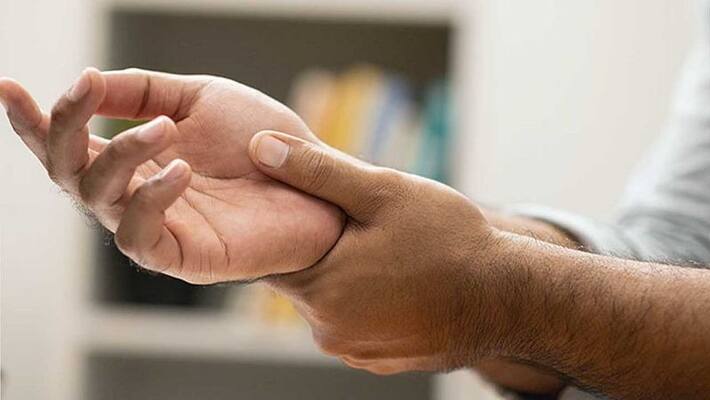 owner cuts laborer hand for asking wage in madhyapradesh owner cuts laborer hand for asking wage in madhyapradesh