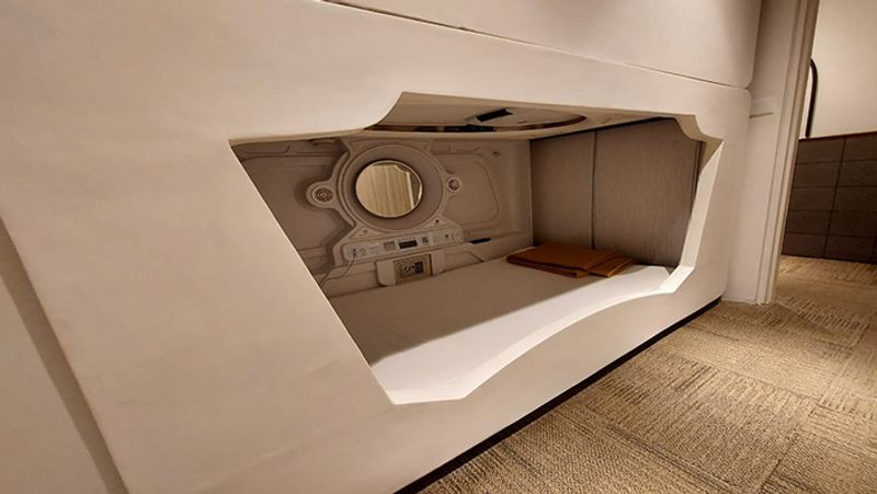 No hassle to stay in Mumbai, Railway started very cheap POD Hotel indian railway Railway Station auto news rps