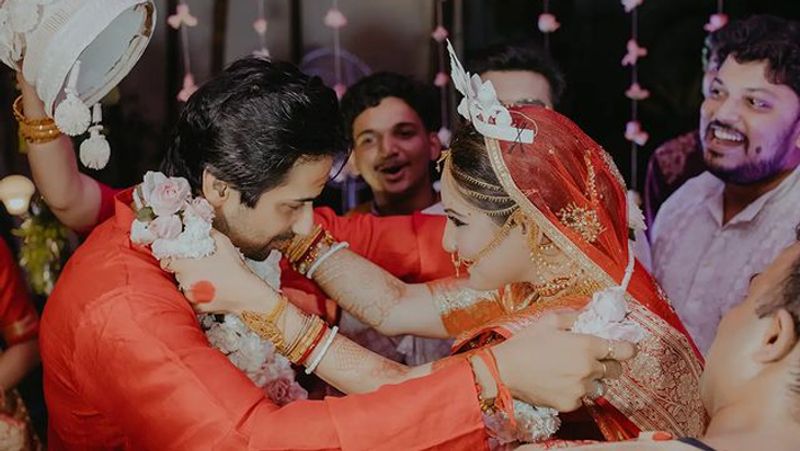 Puja Banerjee Wedding Album, Varmala and other marriage rituals Photos kpg