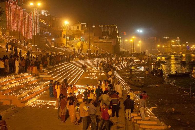 uttar pradesh,varanasi dev deepawali 2021 ganga ghat illuminated by 15 lakh lamps, five girls will perform ganga aarti stb