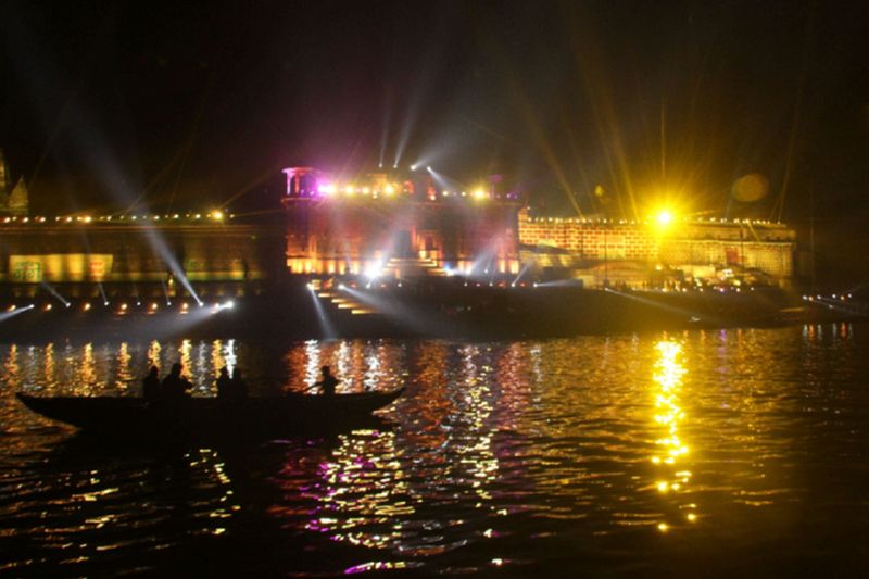uttar pradesh,varanasi dev deepawali 2021 ganga ghat illuminated by 15 lakh lamps, five girls will perform ganga aarti stb